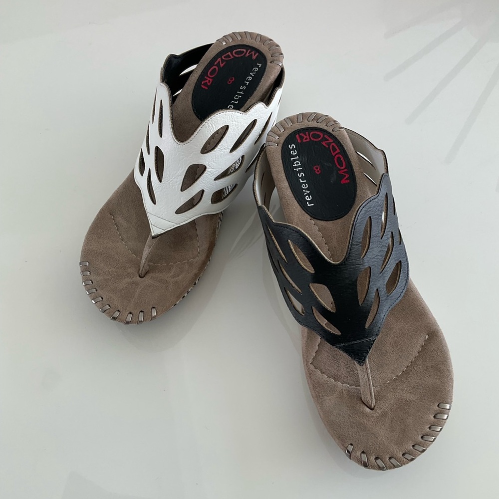 Modzori TROYA Reversible Thong Sandal